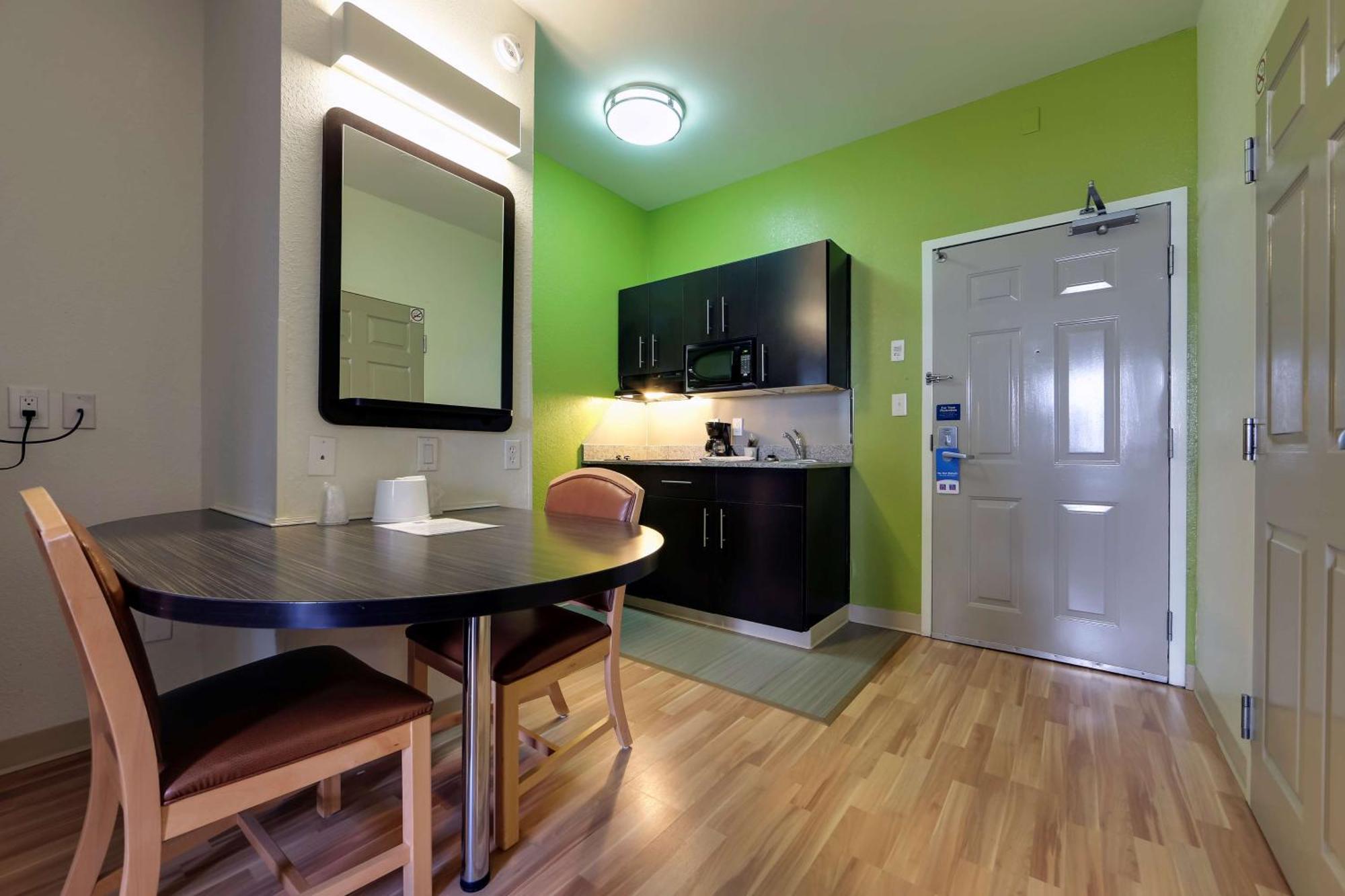 Studio 6 Toronto - Mississauga With Kitchenettes Εξωτερικό φωτογραφία
